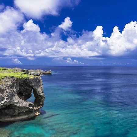 Kariyushi Condominium Resort Yomitan Ryukyu Tabikan In Zampamisaki Екстериор снимка